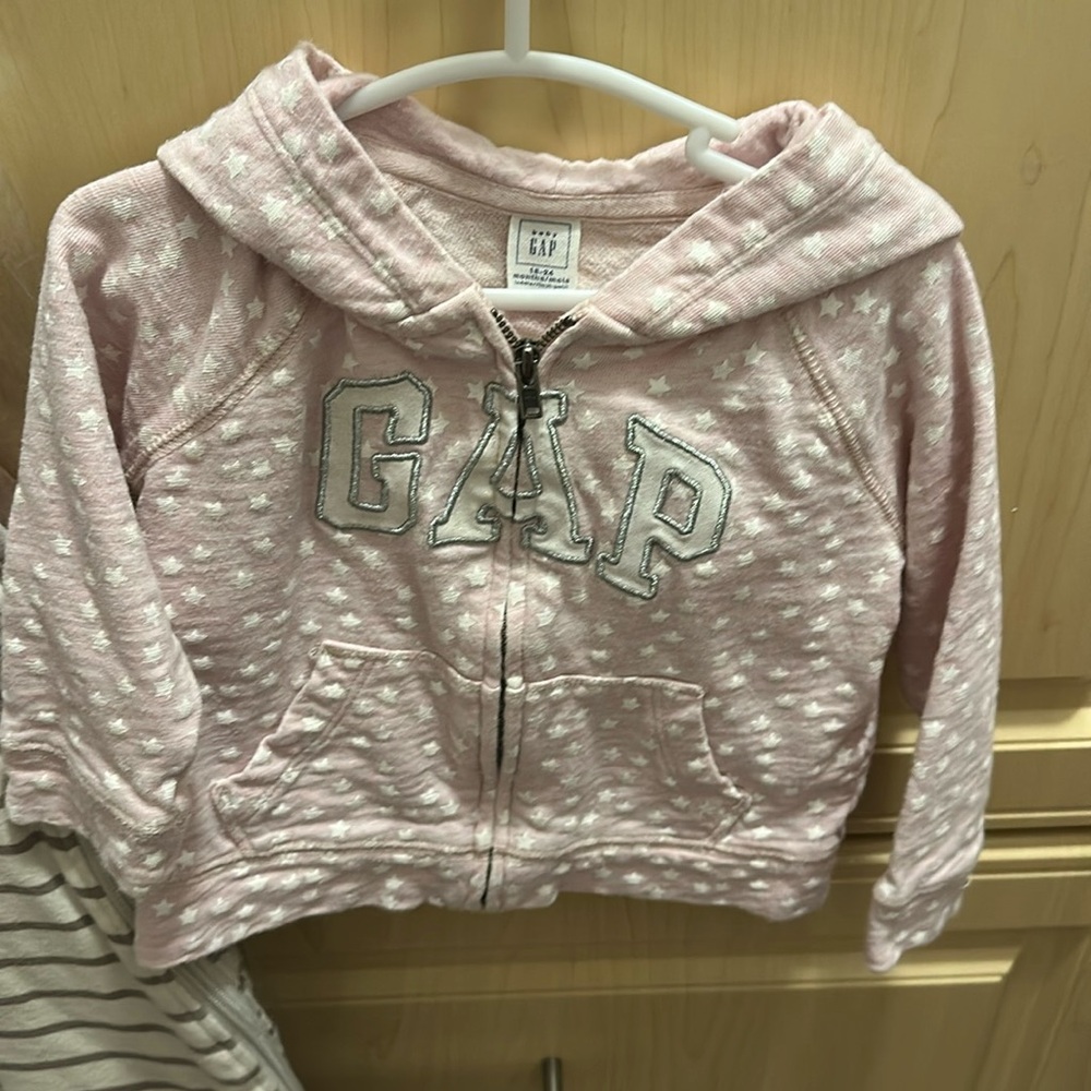 Gap zip up hoodie size 18 to 24 months